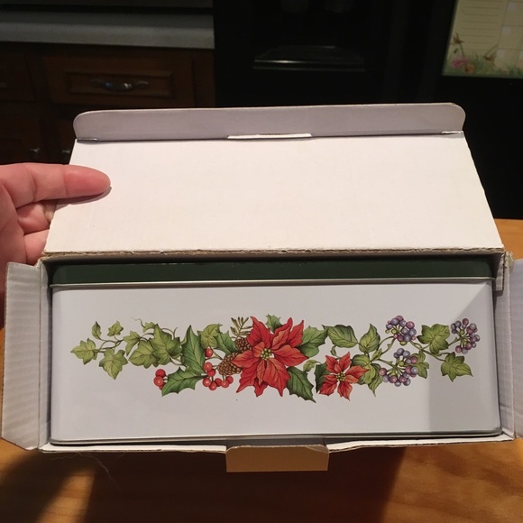 Spode Christmas Tree Poinsettia 5 Piece Set NIB